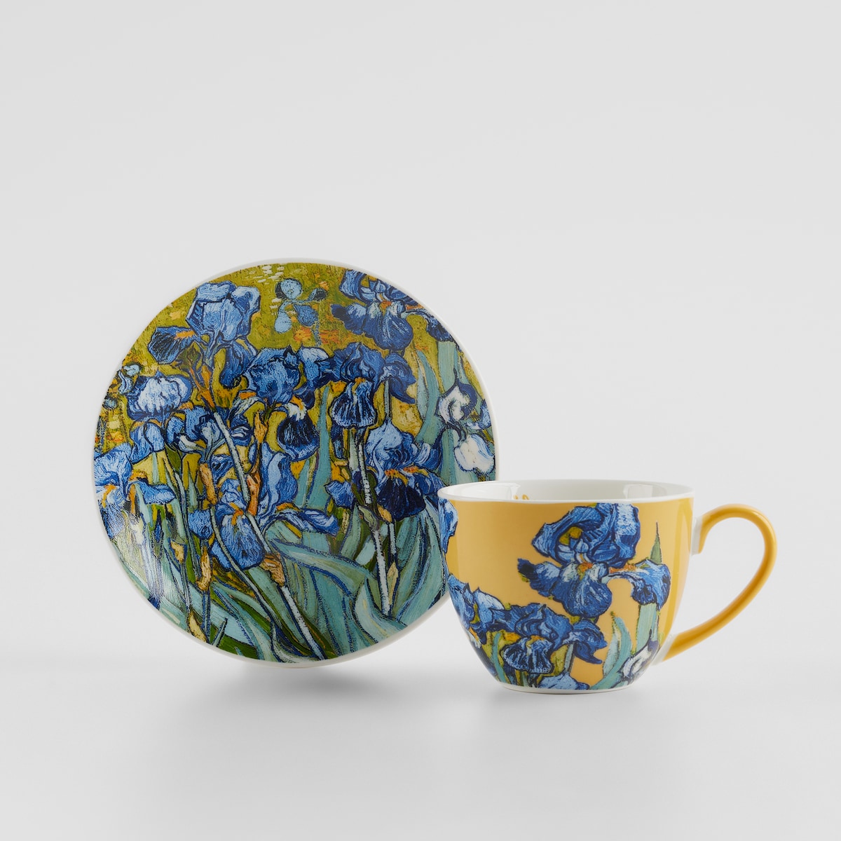 Filiżanka ze spodkiem Irises z motywem z obrazu Vincenta van Gogha