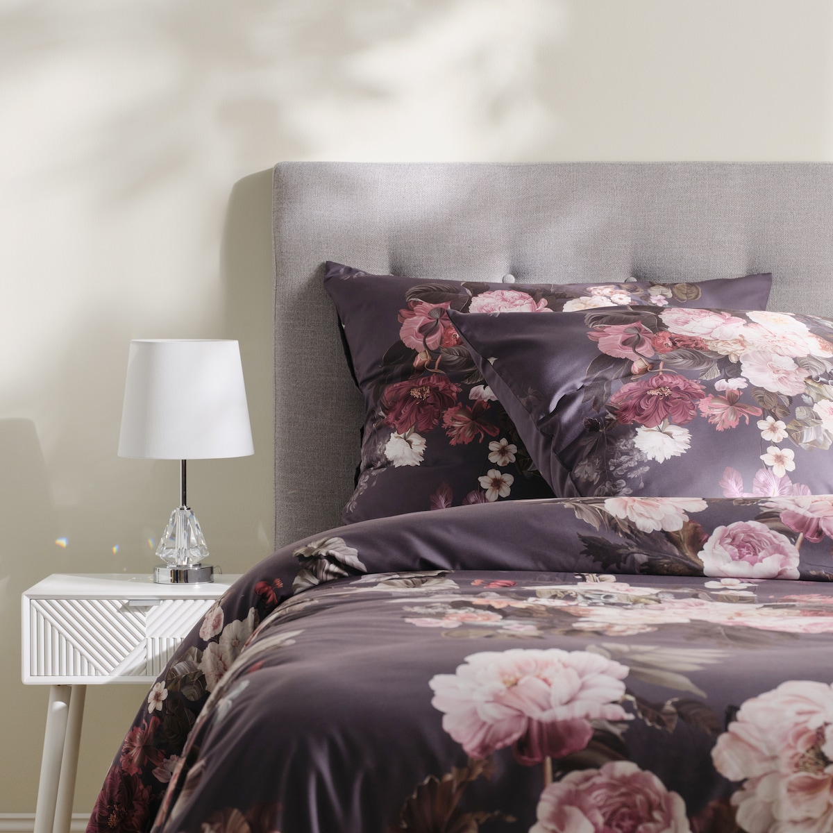 Komplet pościeli z mikrofibry Zelfina 200x220 cm z 2 poszewkami 70x80