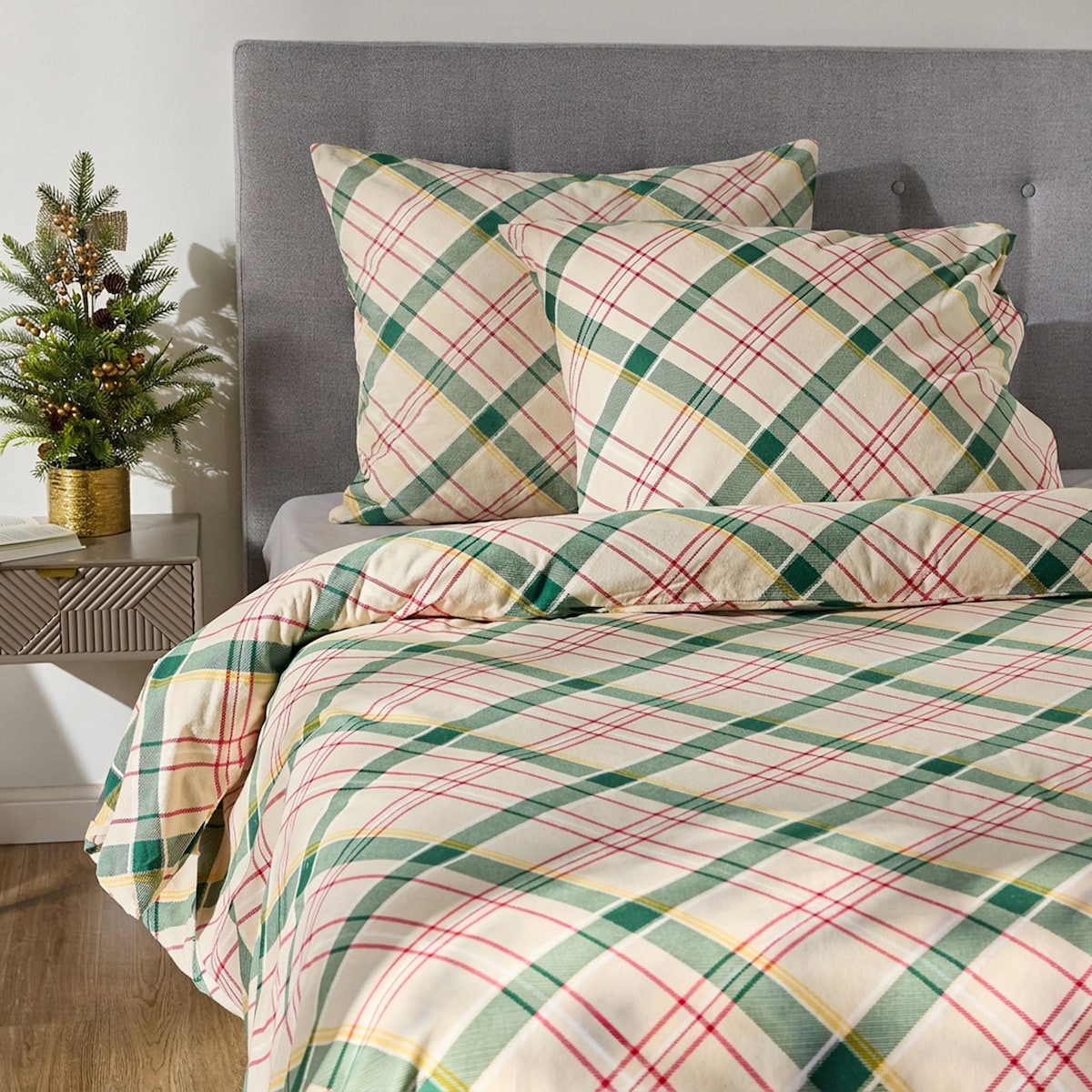 Komplet pościeli flanelowej Kreksito 200x220 cm z 2 poszewkami 70x80