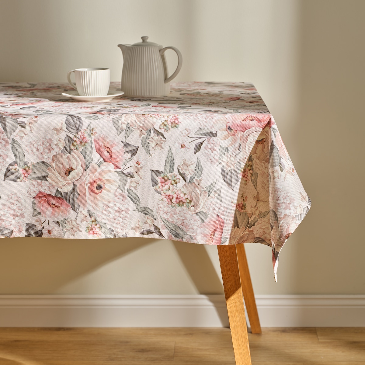 Obrus Drukowany Amorette 130x180 cm z motywem kwiatowym