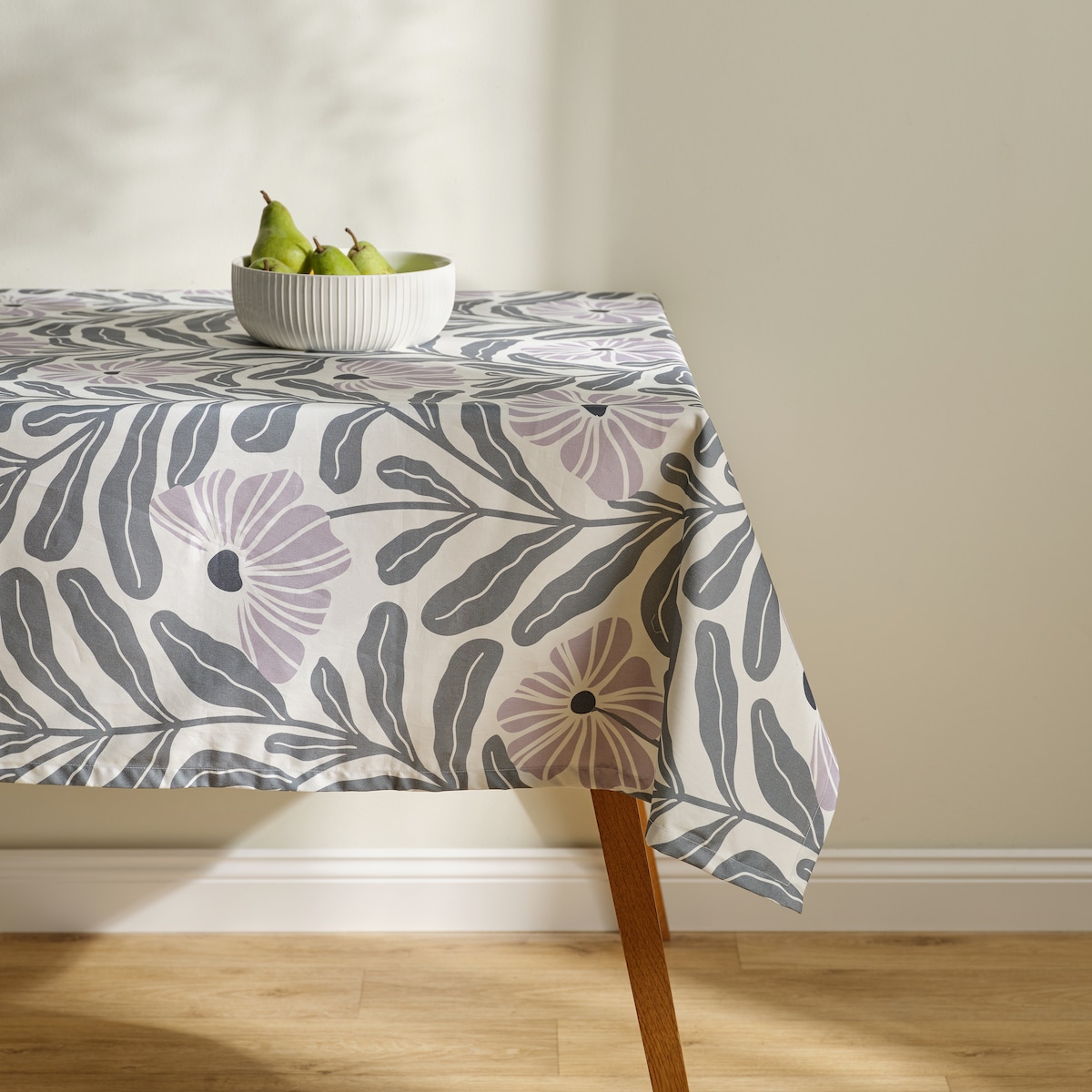 Obrus Drukowany Leyra 150x220 cm z motywem kwiatowym